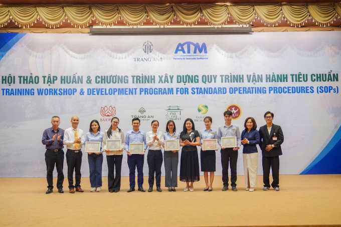 Trao Chứng nhận nhóm SOP Kinh doanh