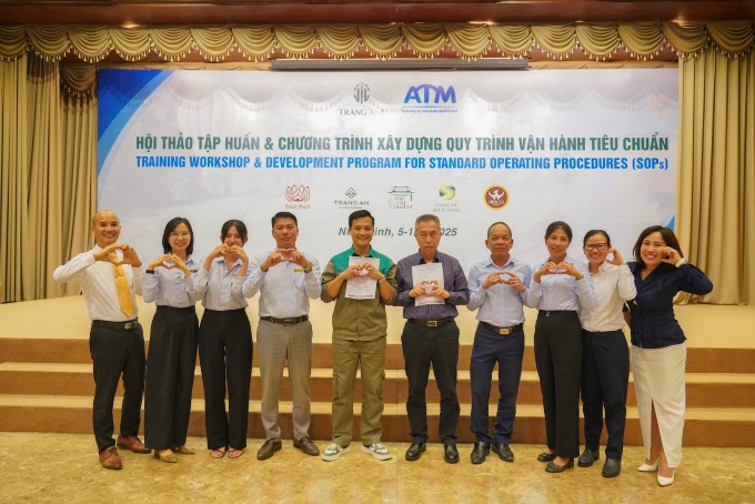 Nhóm Xe điện ký bàn giao biên bản xác nhận SOP