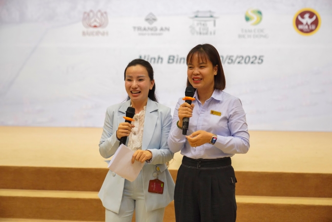 Ms. Ngọc đại diện nhóm SOP bán lẻ trả lời câu hỏi của MC Phương Linh